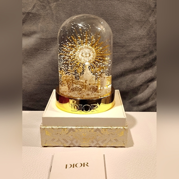 NIB CHRISTIAN DIOR 2024 SNOW GLOBE - Picture 4 of 14